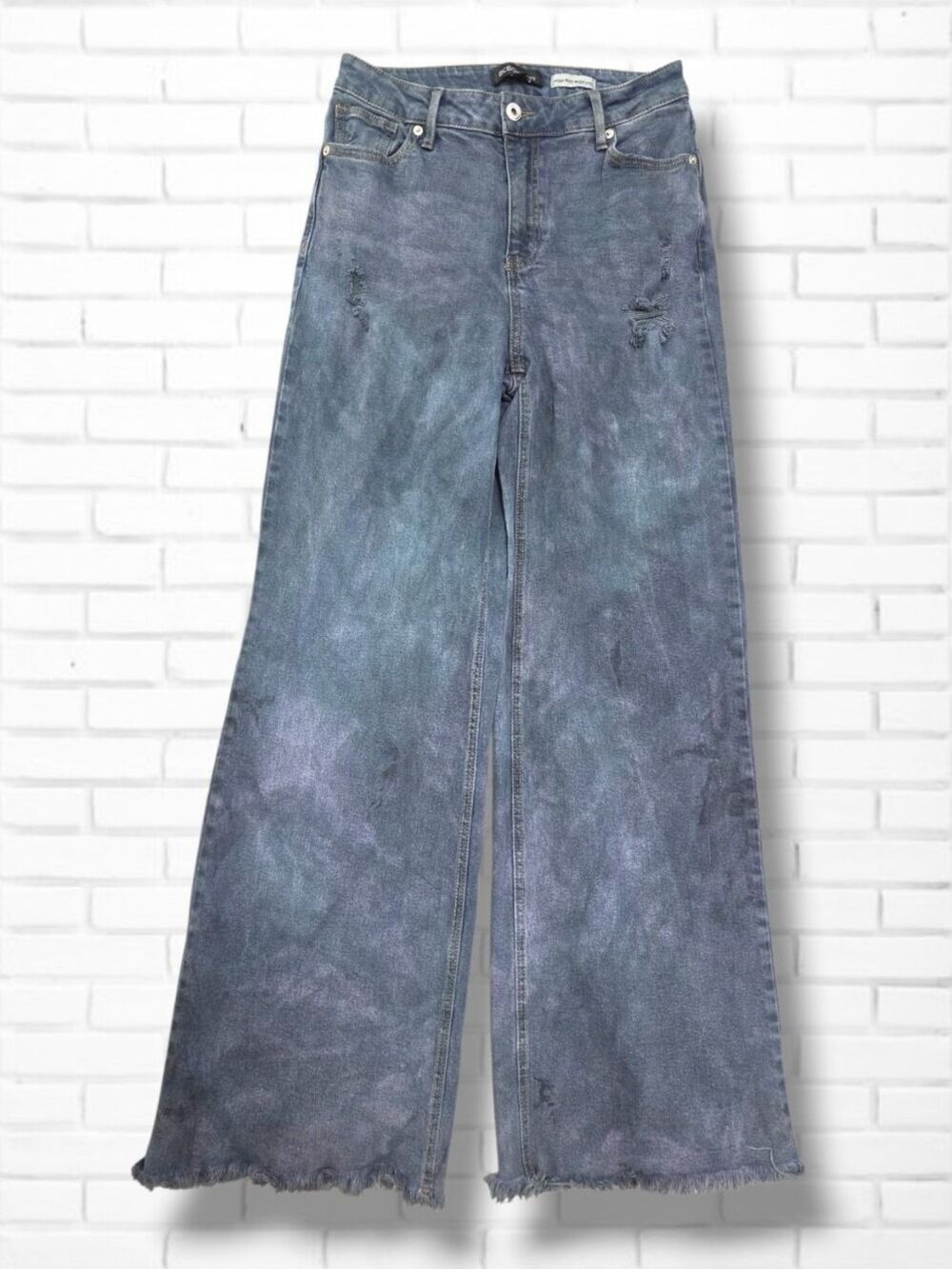 BCBG Generation High Rise Wide Leg Raw Hem Jeans Size 28/6 - Picture 2 of 16
